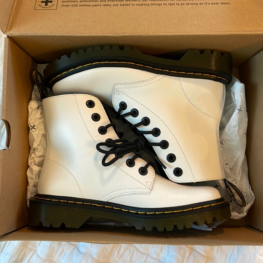 Dr. Martens Luana Boots